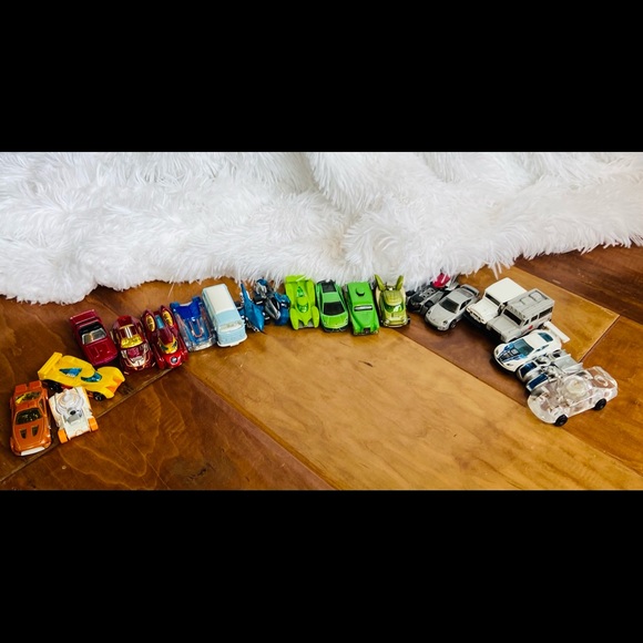 21 HotWheels car lot! - Picture 11 of 11